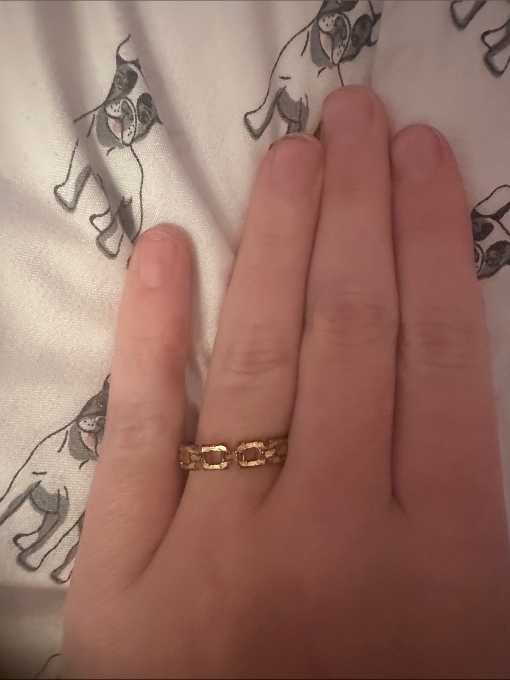 Gold Chain-Link Women's Band Ring - Elegant Gold Tone